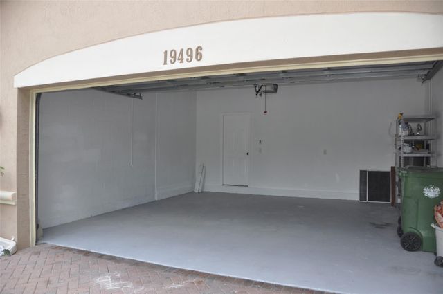 19496 S Whitewater Avenue, Weston, FL 33332