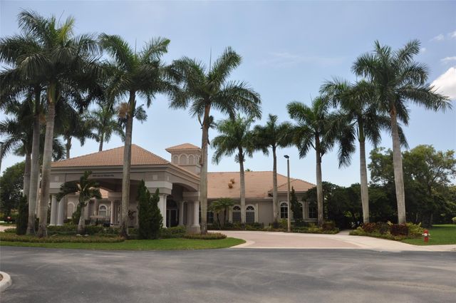19496 S Whitewater Avenue, Weston, FL 33332