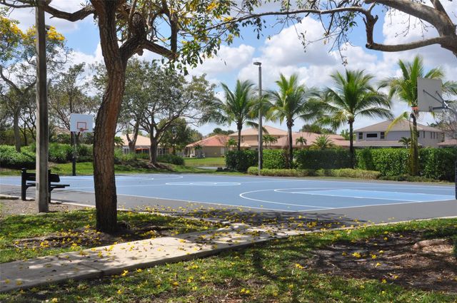 19496 S Whitewater Avenue, Weston, FL 33332