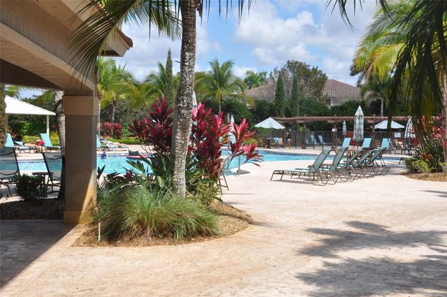 19496 S Whitewater Avenue, Weston, FL 33332