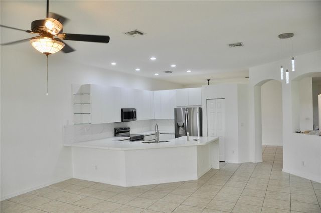 19496 S Whitewater Avenue, Weston, FL 33332