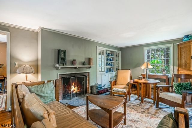 173 Hillcrest Rd, Watchung Boro, NJ 07069