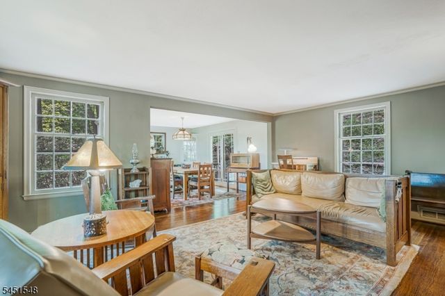 173 Hillcrest Rd, Watchung Boro, NJ 07069