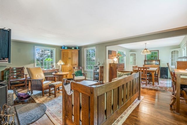 173 Hillcrest Rd, Watchung Boro, NJ 07069