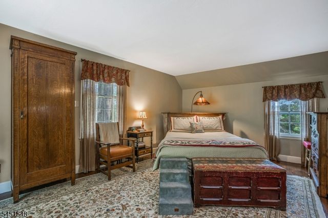 173 Hillcrest Rd, Watchung Boro, NJ 07069