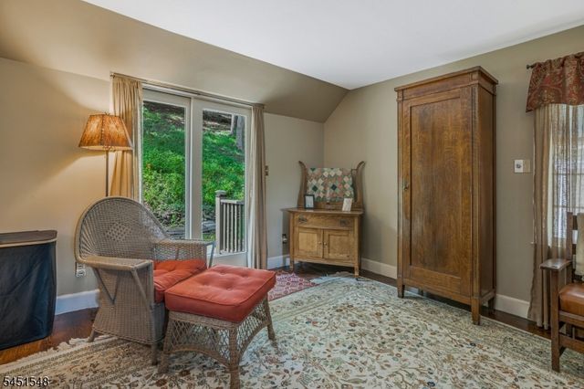 173 Hillcrest Rd, Watchung Boro, NJ 07069