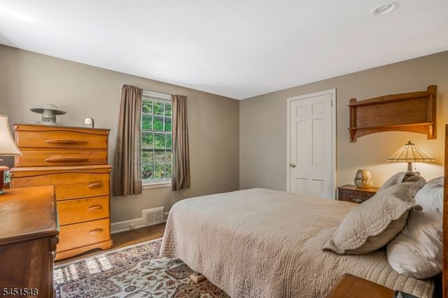 173 Hillcrest Rd, Watchung Boro, NJ 07069