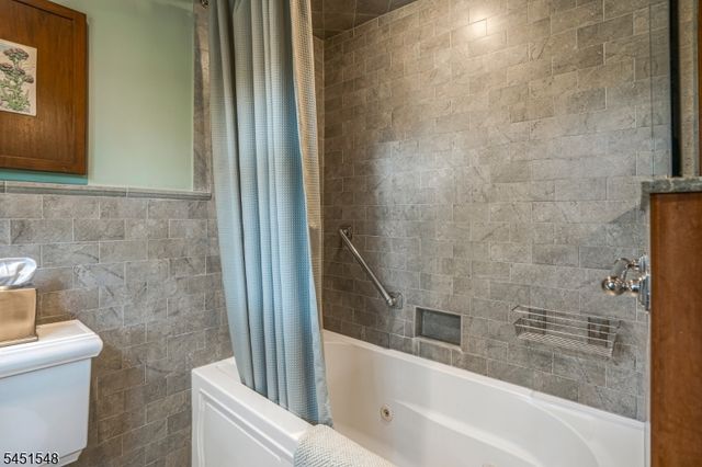173 Hillcrest Rd, Watchung Boro, NJ 07069