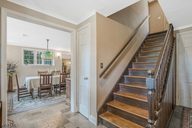 173 Hillcrest Rd, Watchung Boro, NJ 07069