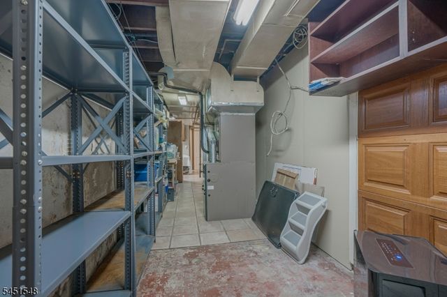 173 Hillcrest Rd, Watchung Boro, NJ 07069