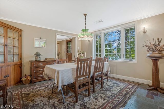 173 Hillcrest Rd, Watchung Boro, NJ 07069