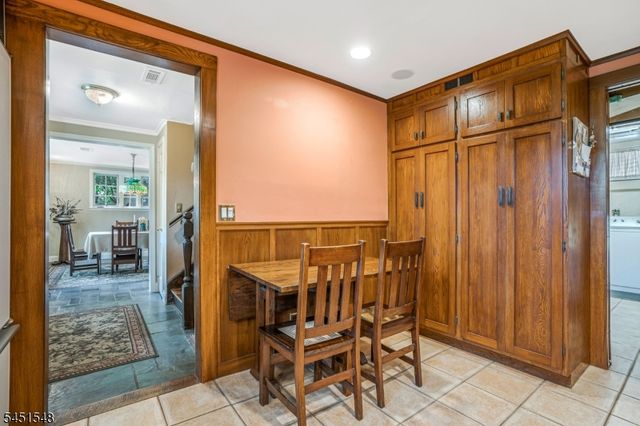 173 Hillcrest Rd, Watchung Boro, NJ 07069
