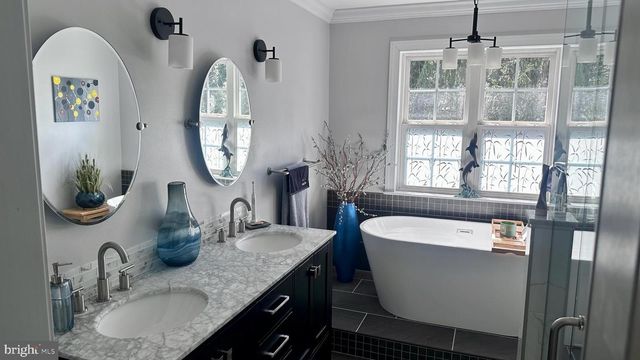 4241 LYNN CIR, Doylestown, PA 18902