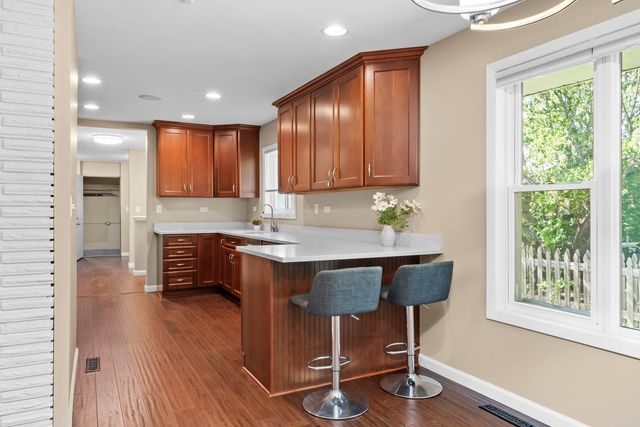 311 N Shady Lane, Elmhurst, IL 60126