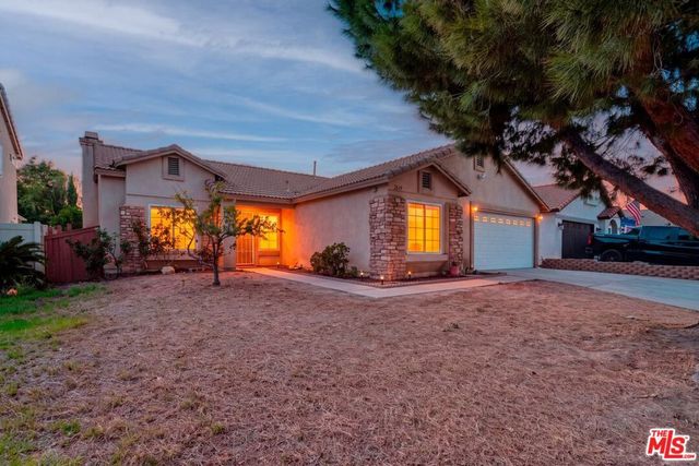 2619 W Windhaven Drive, Rialto, CA 92377