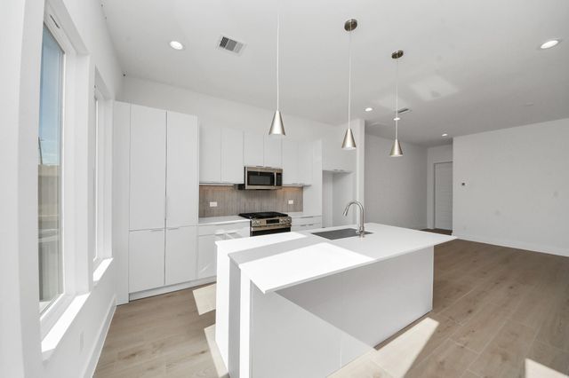 2104 Diagonal Lane, Houston, TX 77051