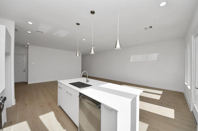 2104 Diagonal Lane, Houston, TX 77051