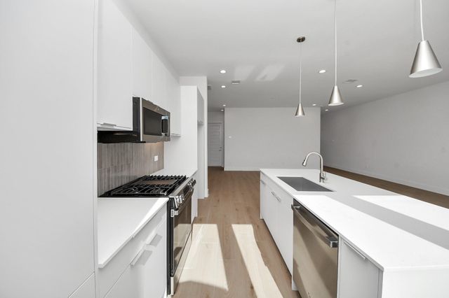 2104 Diagonal Lane, Houston, TX 77051