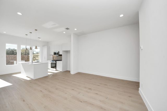 2104 Diagonal Lane, Houston, TX 77051