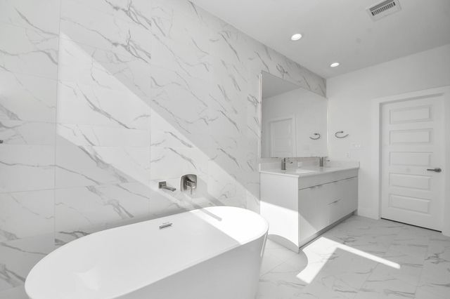 2104 Diagonal Lane, Houston, TX 77051