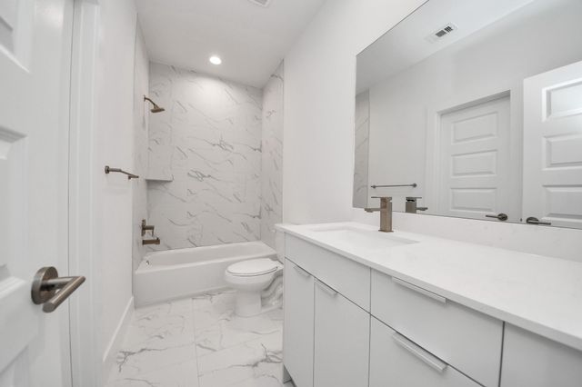 2104 Diagonal Lane, Houston, TX 77051