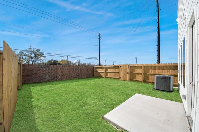 2104 Diagonal Lane, Houston, TX 77051