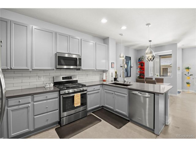 562 E Dry Creek Pl, Littleton, CO 80122