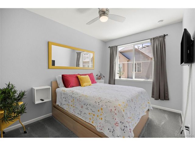 562 E Dry Creek Pl, Littleton, CO 80122