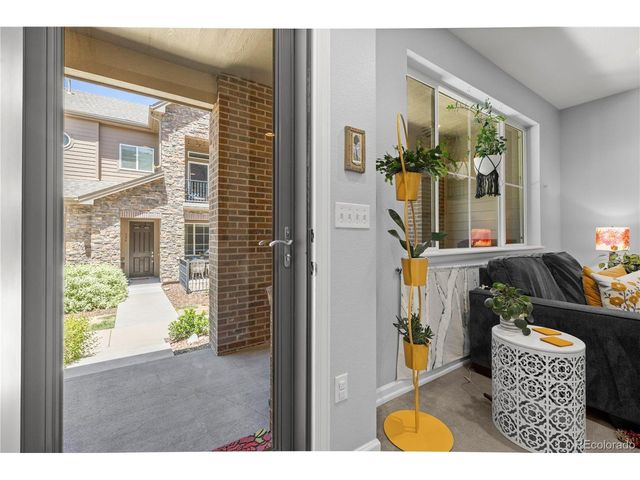 562 E Dry Creek Pl, Littleton, CO 80122