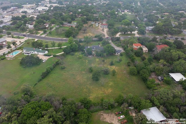 1618 HILLCREST DR, San Antonio, TX 78228