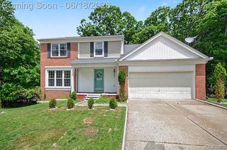 425 Thornridge Court, Rochester Hills, MI 48307