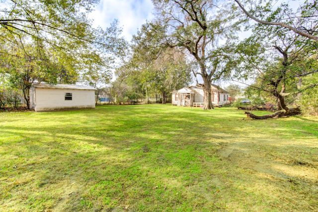 8109 Main Street, Fulshear, TX 77441