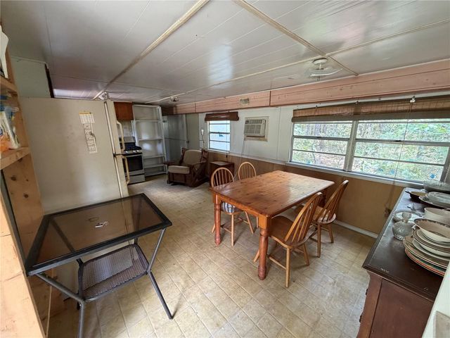 9730 NE STATE ROAD 24, Archer, FL 32618