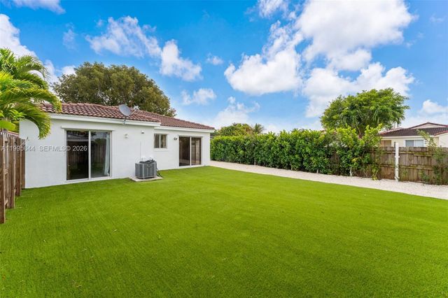 17570 SW 142nd Ct, Miami, FL 33177