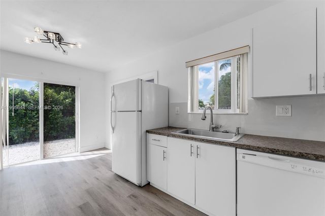 17570 SW 142nd Ct, Miami, FL 33177