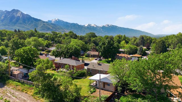 1357 E BROOKSHIRE DR, Salt Lake City, UT 84106