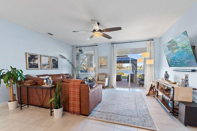 7519 NW Deysbrook Lane, Port St Lucie, FL 34987