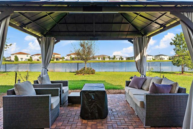 7519 NW Deysbrook Lane, Port St Lucie, FL 34987