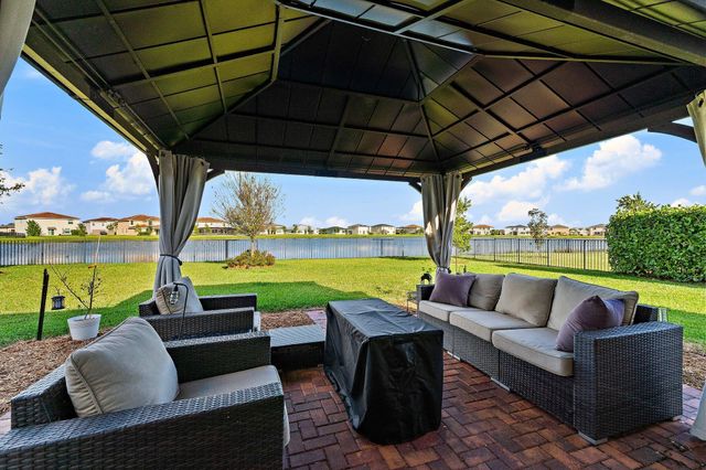 7519 NW Deysbrook Lane, Port St Lucie, FL 34987