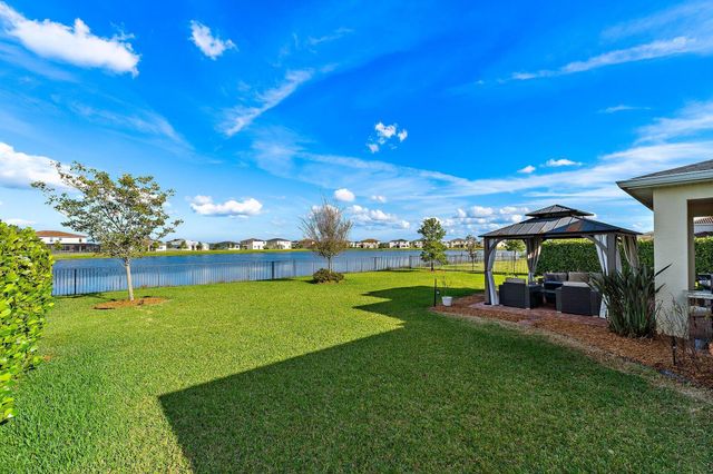 7519 NW Deysbrook Lane, Port St Lucie, FL 34987