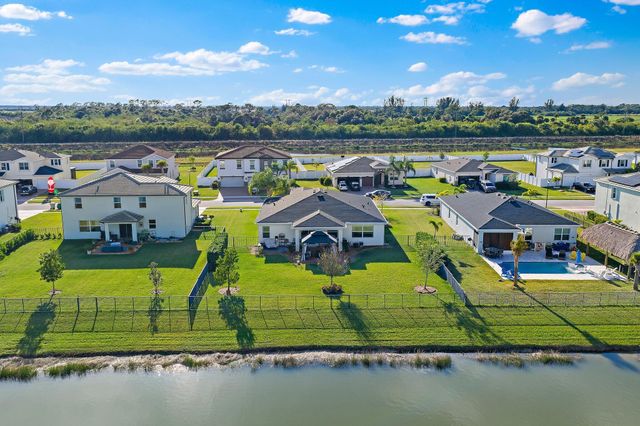 7519 NW Deysbrook Lane, Port St Lucie, FL 34987