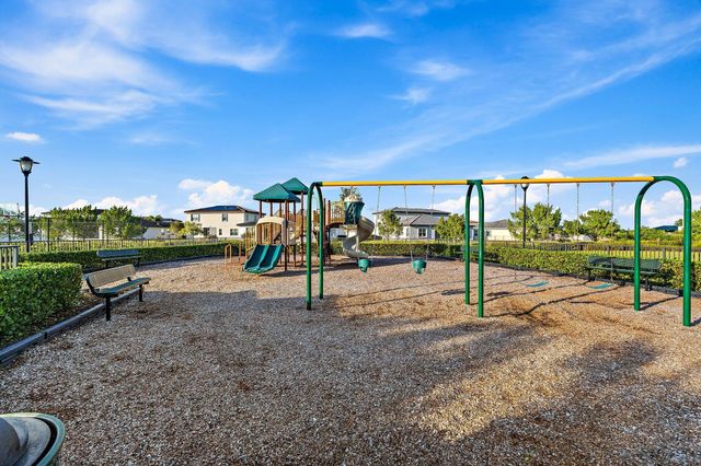 7519 NW Deysbrook Lane, Port St Lucie, FL 34987