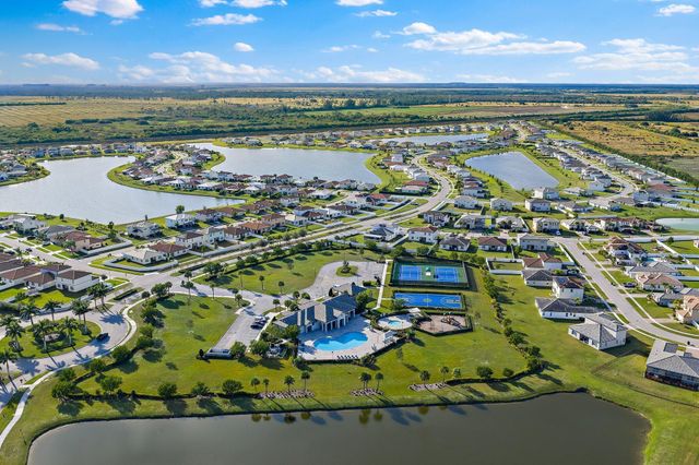 7519 NW Deysbrook Lane, Port St Lucie, FL 34987