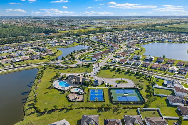 7519 NW Deysbrook Lane, Port St Lucie, FL 34987