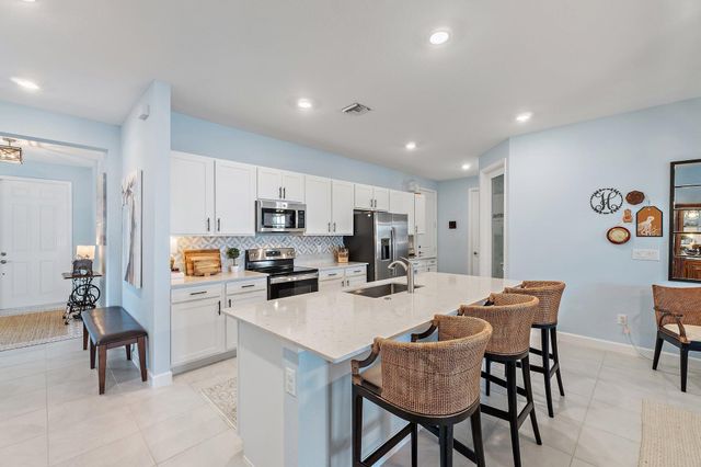 7519 NW Deysbrook Lane, Port St Lucie, FL 34987