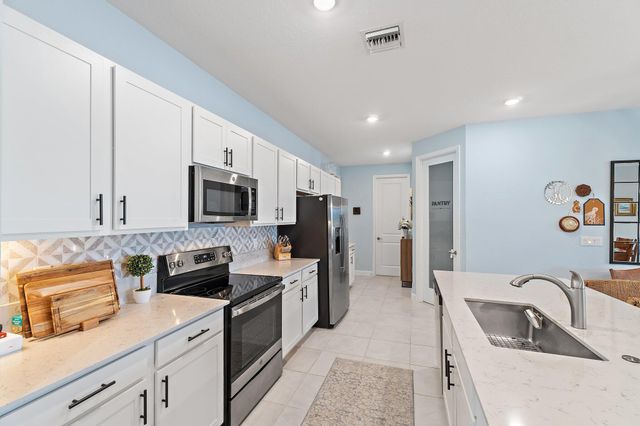 7519 NW Deysbrook Lane, Port St Lucie, FL 34987