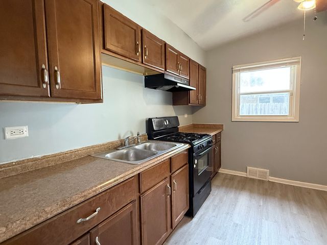 1133 Parkview Avenue, Chicago Heights, IL 60411