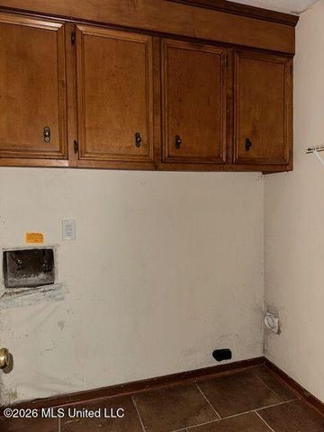 101 Lake Of Pines Drive, Jackson, MS 39206