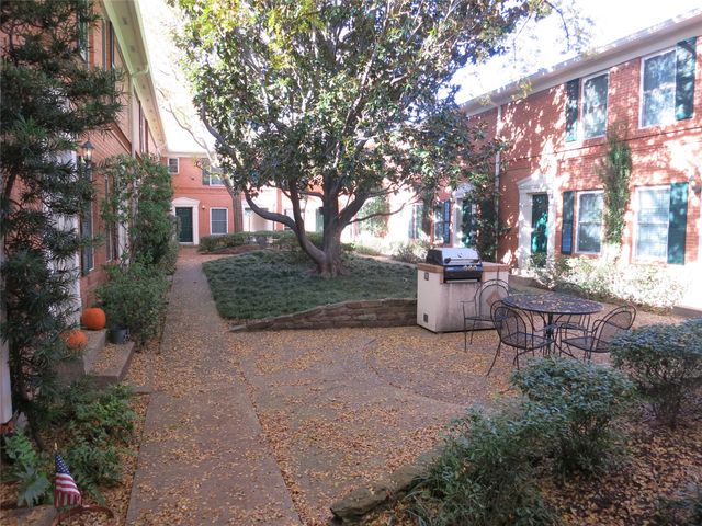 4704 Abbott 105, Highland Park, TX 75205