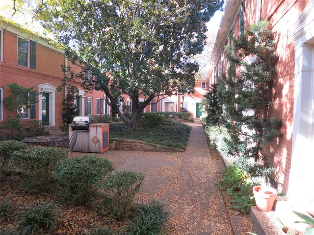 4704 Abbott 105, Highland Park, TX 75205